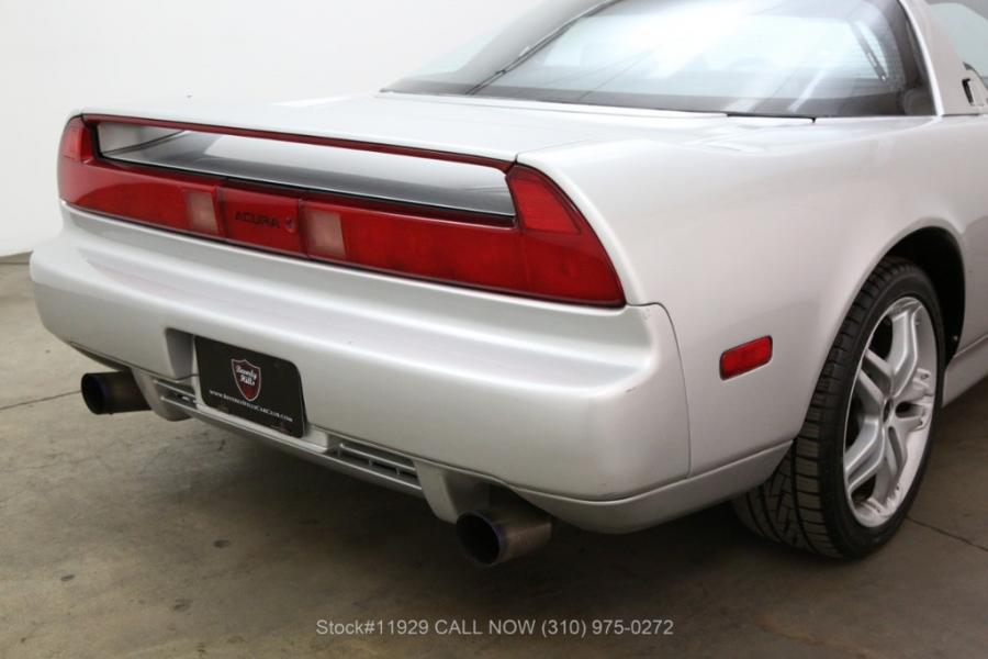 Детали экстерьера Acura NSX 1993 года  (фото 30 из 37)